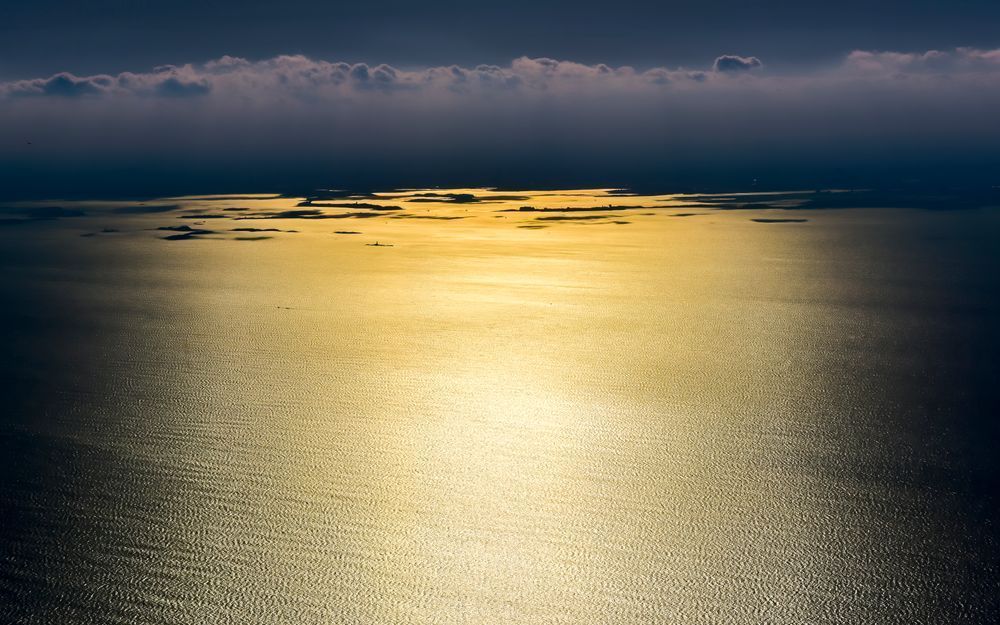 Golden Tranquility – fine art nature photography