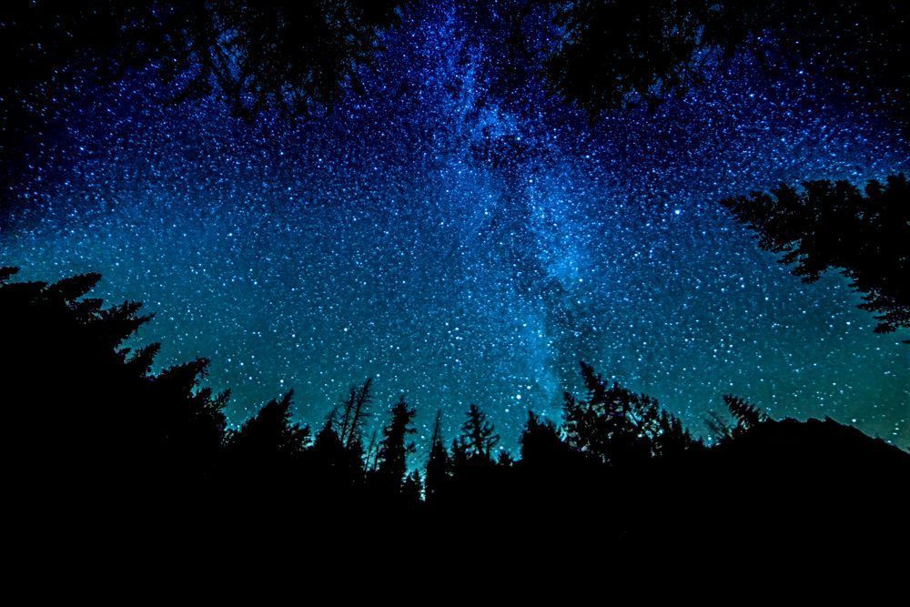 Night Valley – astrophotography landscape