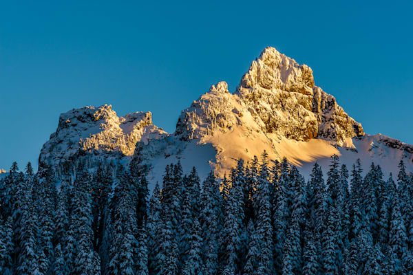 Winter Alpenglow, Pinnacle Peak, Washington, 2017