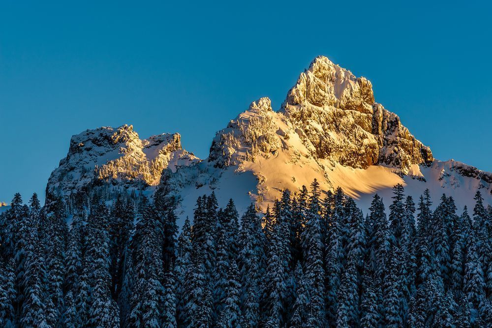 Winter Alpenglow, Pinnacle Peak, Washington, 2017