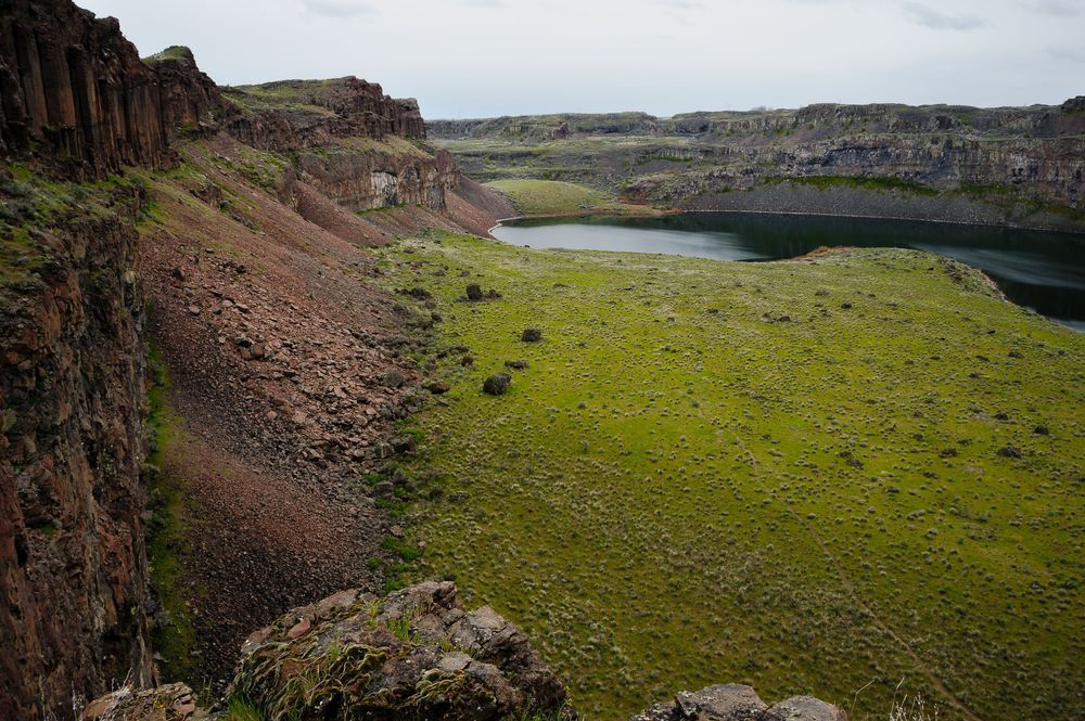 Dusty Lake Overlook, Potholes Coulee, Washington, 2017