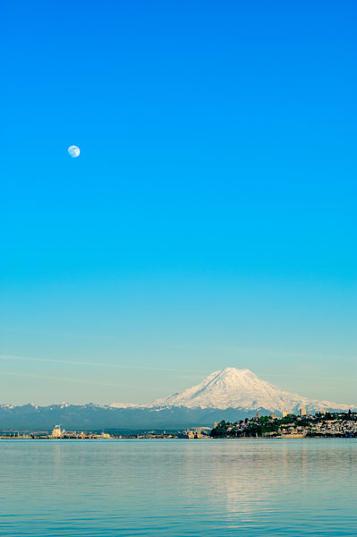 Moonrise Over Mt Rainier, Tacoma, Washington, 2014
