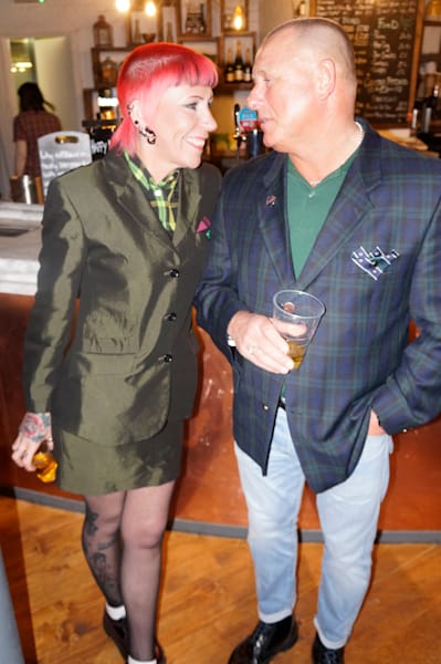 Skin Couple Art | Skamagnet