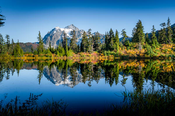 Mt. Shuksan reflection in Hollywood lake surrounded by Fall Colors