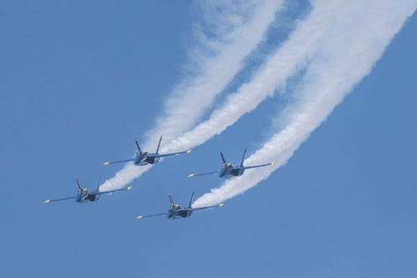 Blue Angels Diamond Head-On | Luke Days Air Show Print