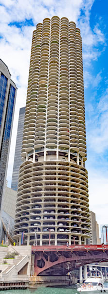 Marina City Tower — Parking Spirals to Home & Sky