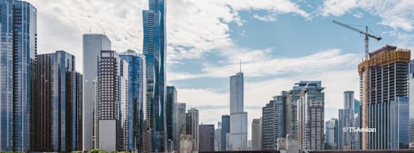 St. Regis Chicago & Trump Tower — Skyline Panorama