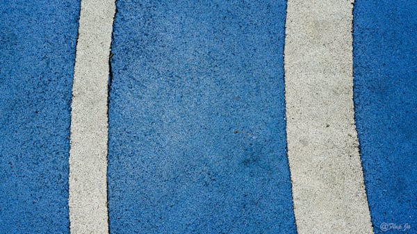 2 White Curves Blue Ground Photography Art | Flup Ja