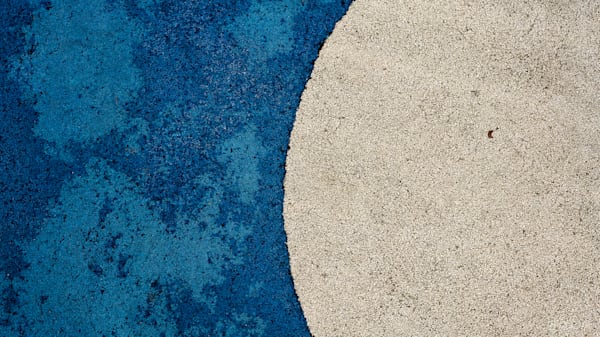 White  Cercle  Blue Ground .Jpg Photography Art | Flup Ja