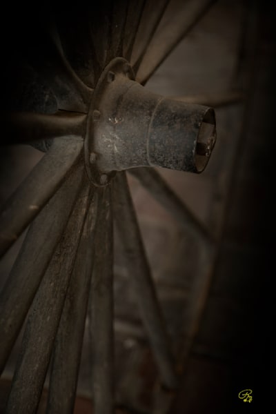 Wagon Wheel 4 Photography Art | RMaging Gallery Associates