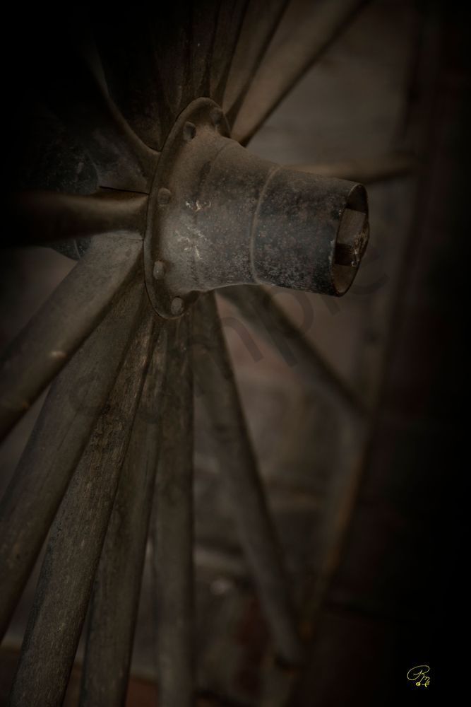 Wagon Wheel 4 Photography Art | RMaging Gallery Associates