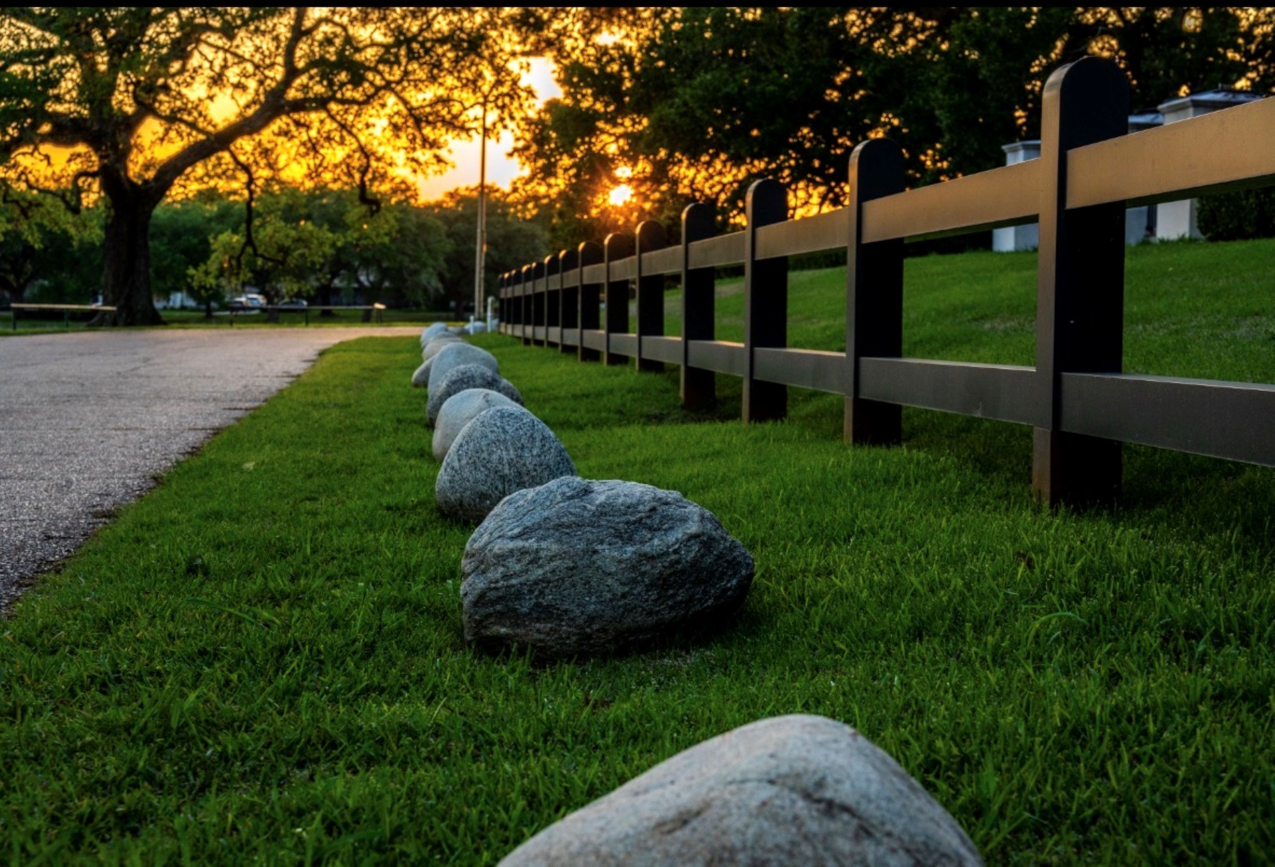 
        <div class='title'>
          Garden Path
        </div>
       