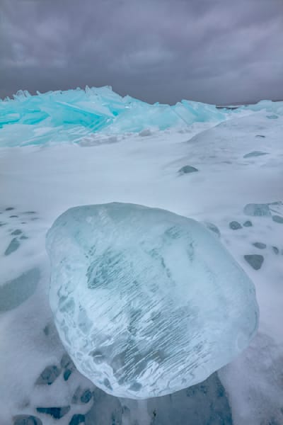 Aah738 Ice Ball And Shards. Art | Blacklock Gallery