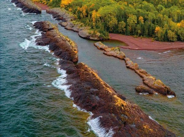 Aar587 Lake Superior West Of Horseshoe Harbor. Art | Blacklock Gallery