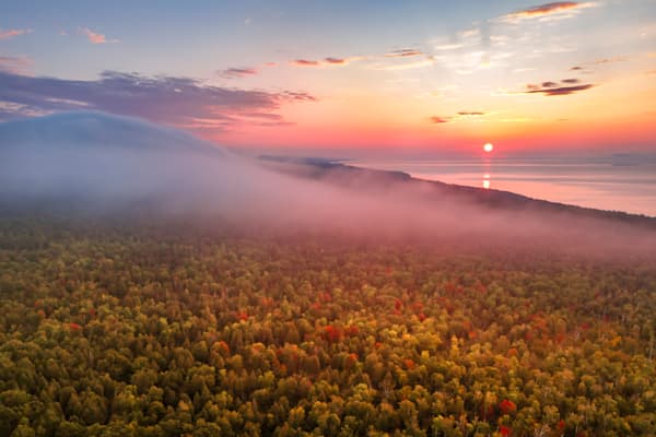 Sunrise Ease Of Oberg Mountain. Aaq159 Art | Blacklock Gallery