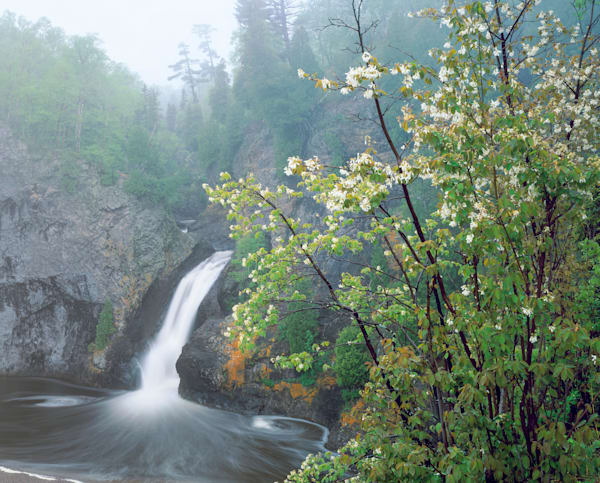 Manitou River Dropping Into Lake Superior Aaf120 Art | Blacklock Gallery