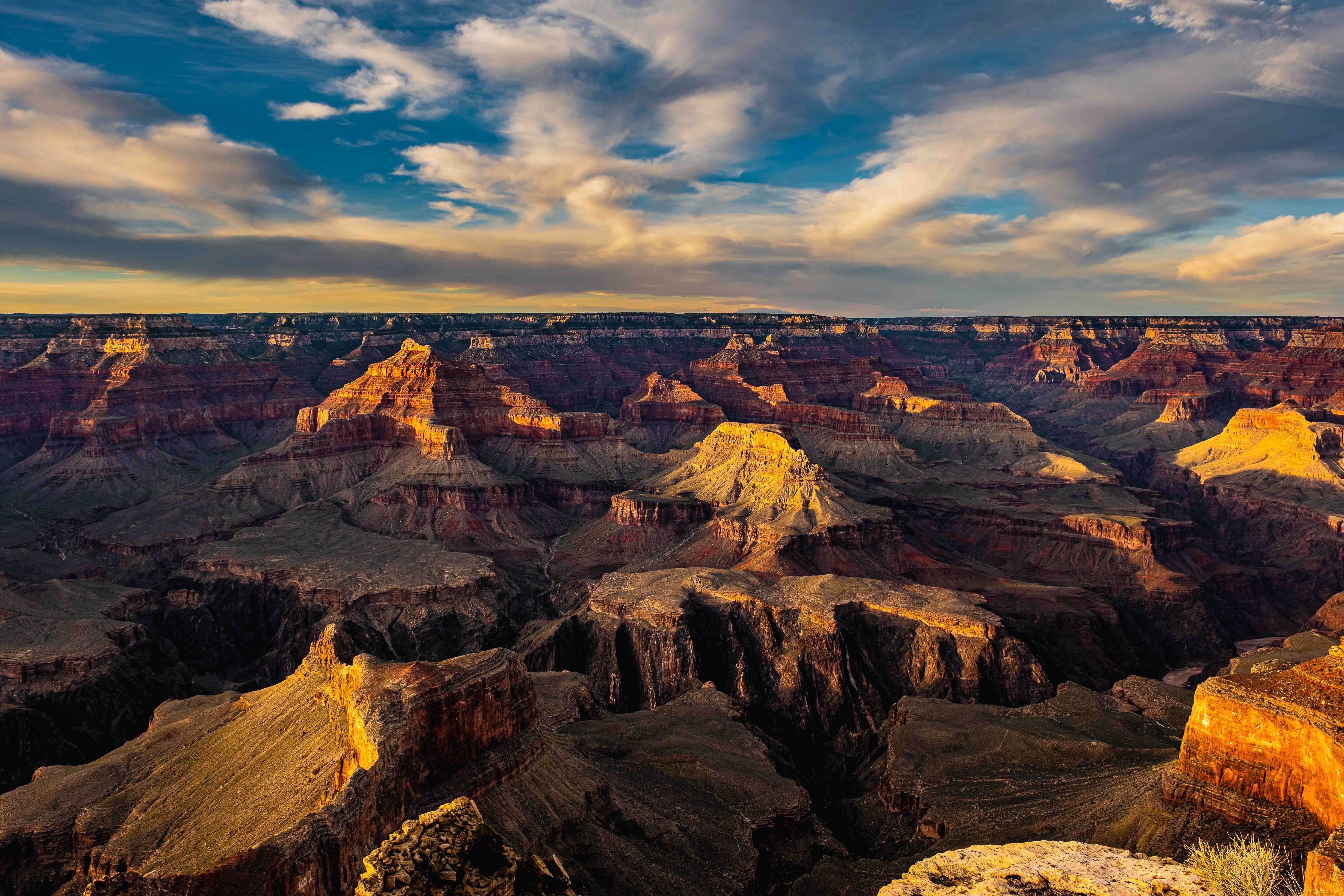 
        <div class='title'>
          Sunset, Grand Canyon, Arizona
        </div>
       