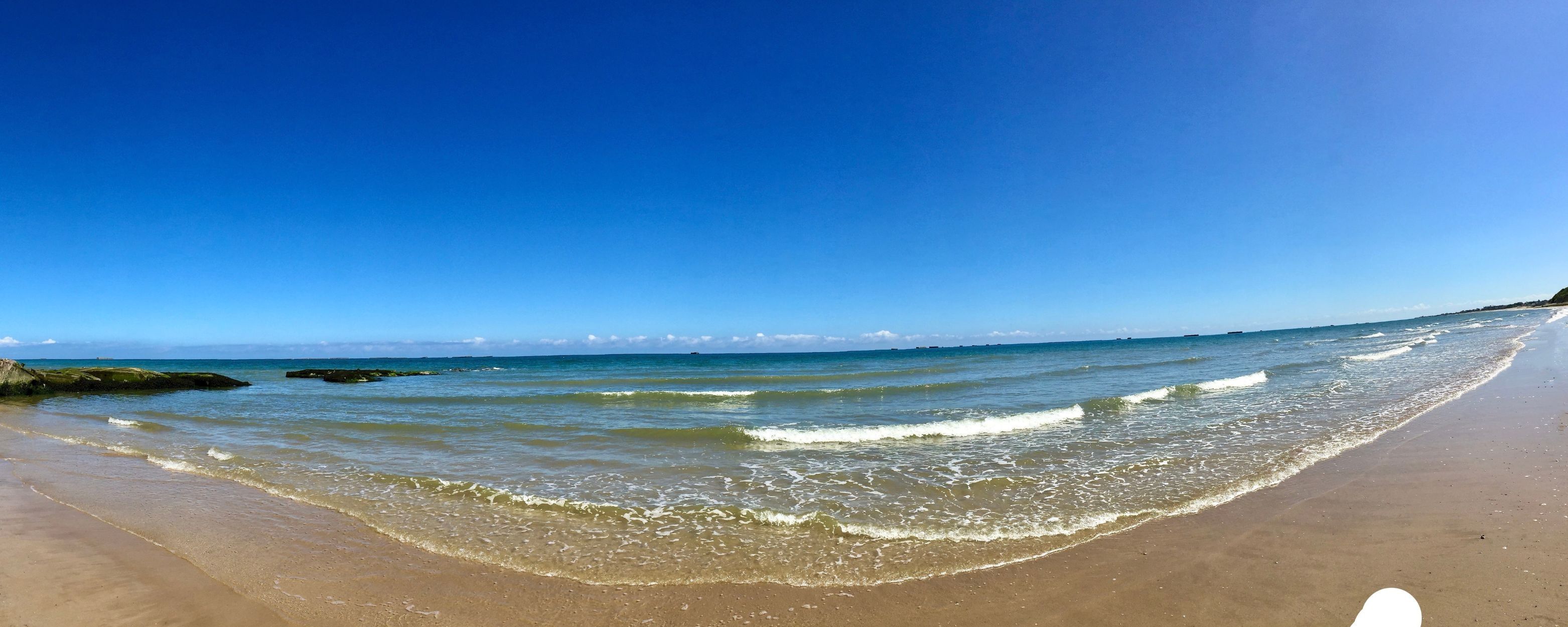 
        <div class='title'>
          4
        </div>
       