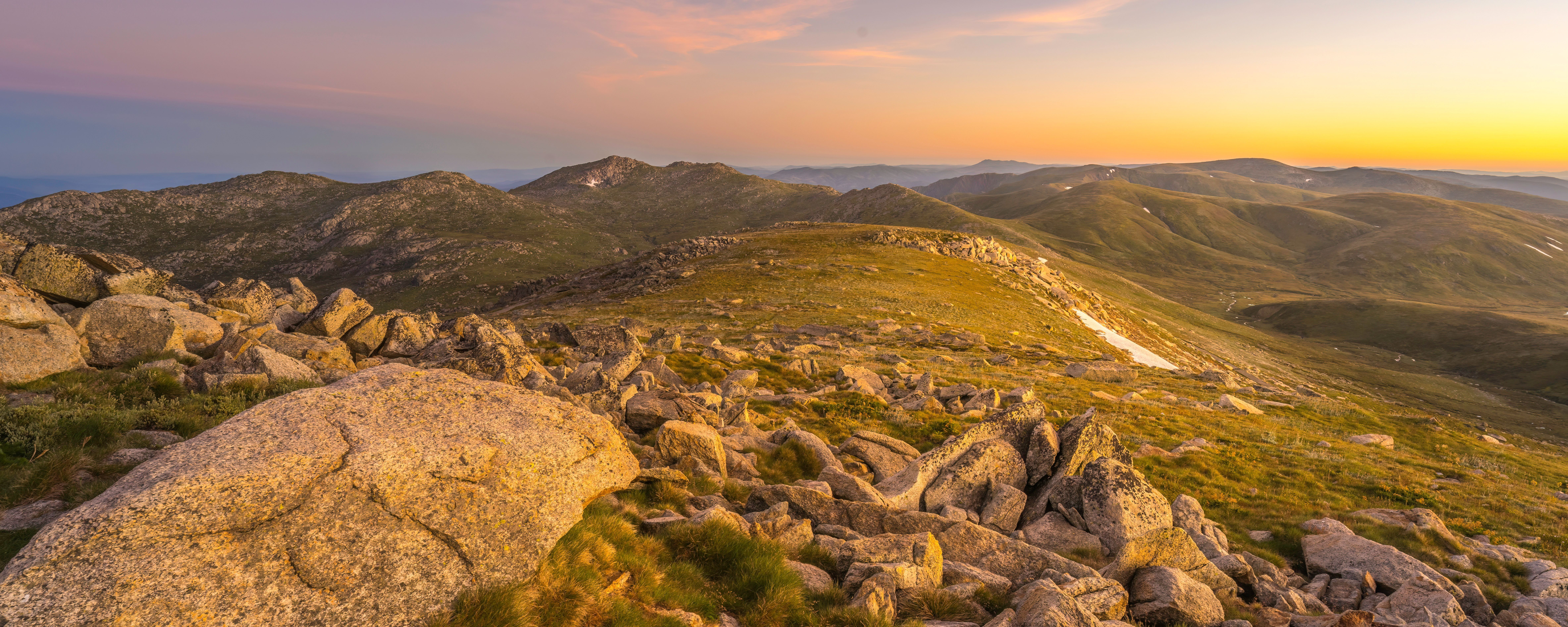 
        <div class='title'>
          B Slider Mount Kosciuszko Sunrise
        </div>
       