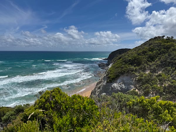 Scenic Coastal Overlook | Ocean Cliffs and Turquoise Water Panorama