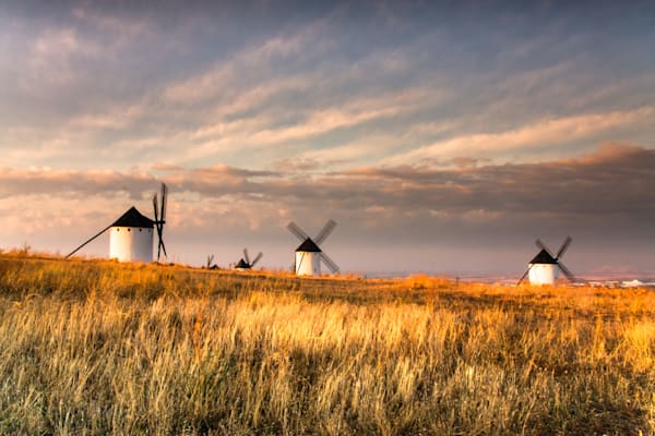 Morning of giants - Countryside landscape with strong horizontal composition
