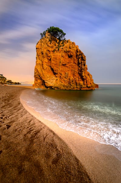 Red Rock at Dawn - Unique seascape with controlled lighting and strong composition