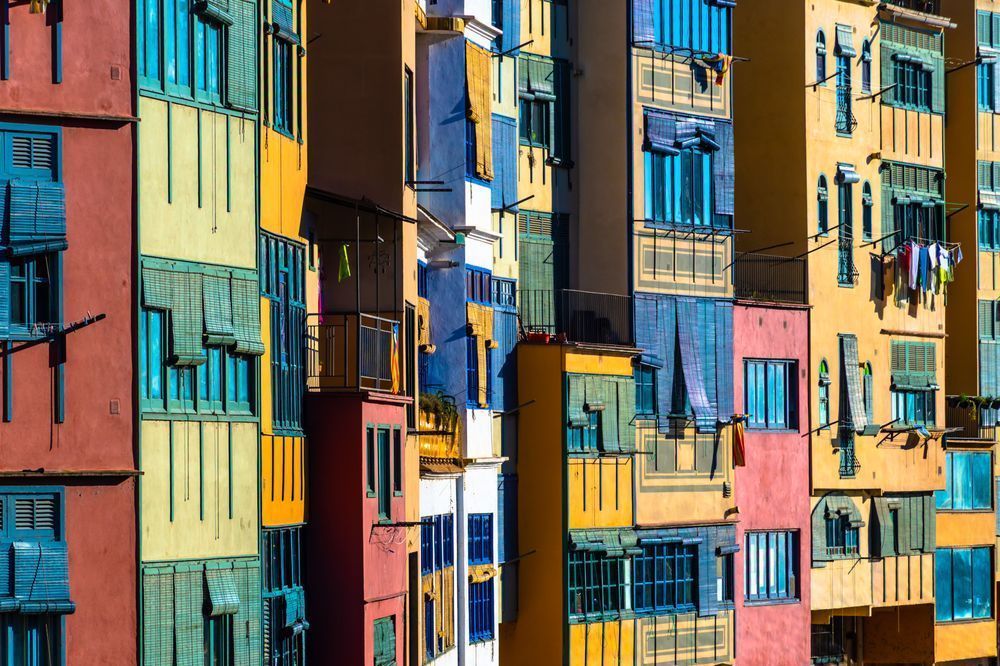 Urban Palette - Architectural photography with strong patterns and visual harmony