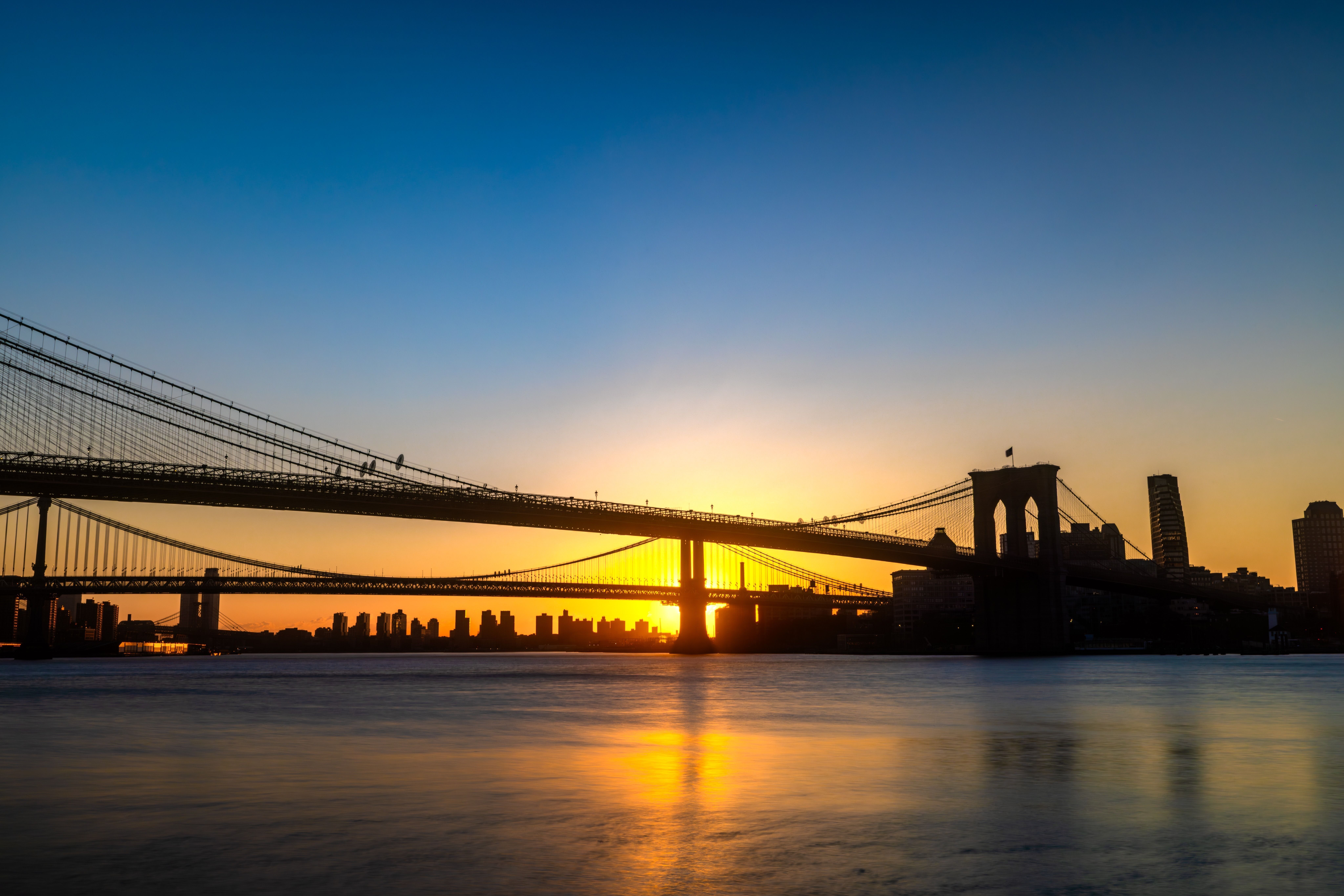 
        <div class='title'>
          Brooklyn Fires Up the Day, Brooklyn Bridge
        </div>
       