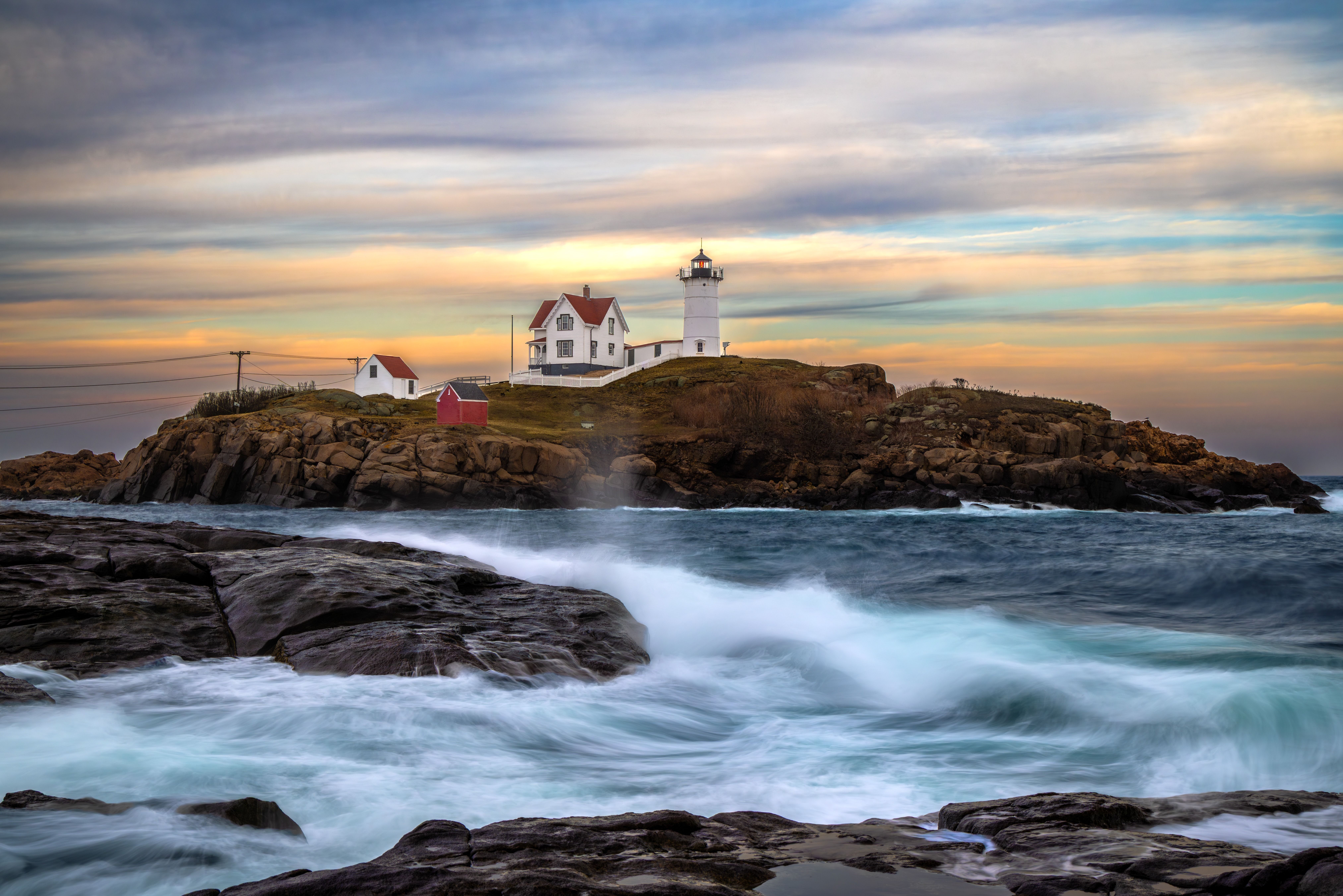 
        <div class='title'>
          Nubble s Golden Fury, Nubble Lighthouse, York, ME
        </div>
       