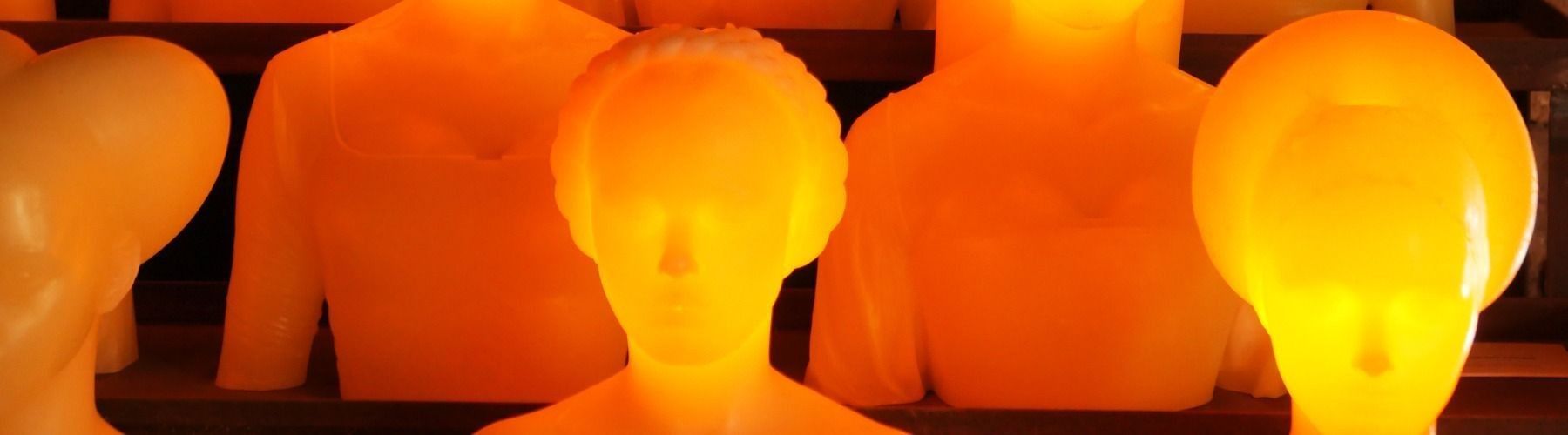 
        <div class='title'>
          Luminous Heads Antonio Fuertes Zurita
        </div>
       