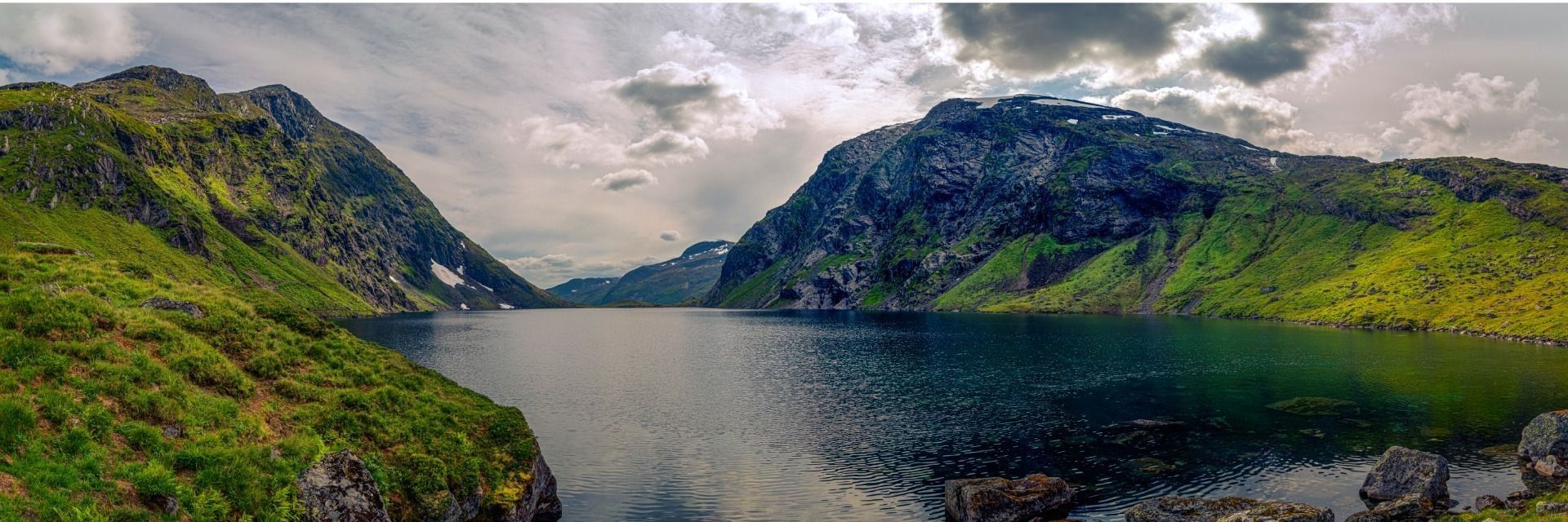 
        <div class='title'>
          Northern Calm
        </div>
       