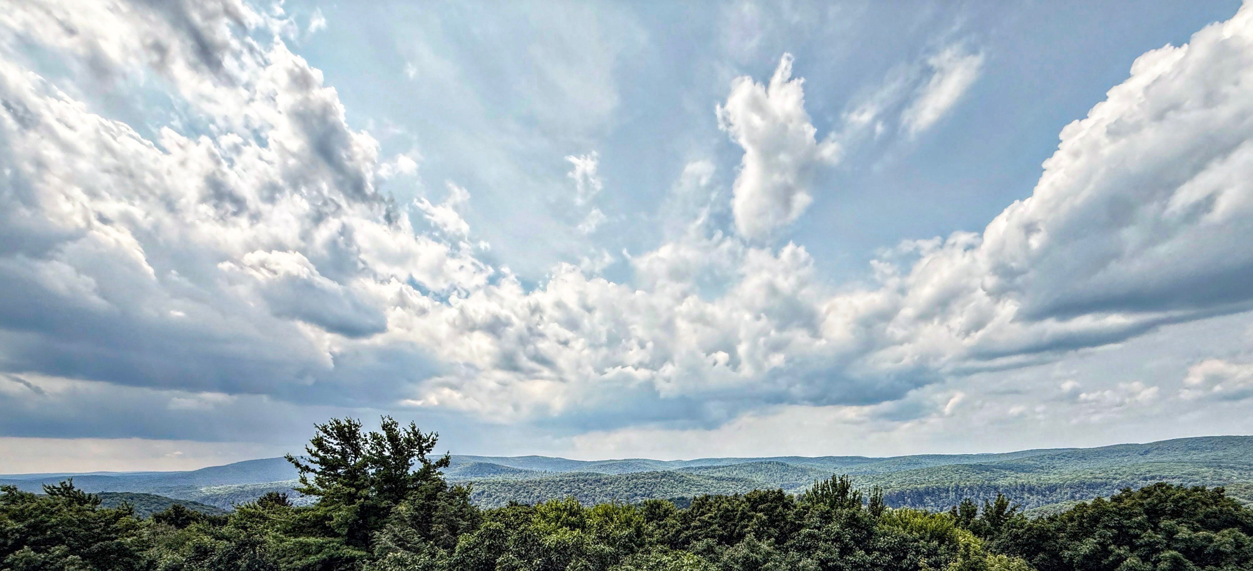 
        <div class='title'>
          endless glacier sky
        </div>
       