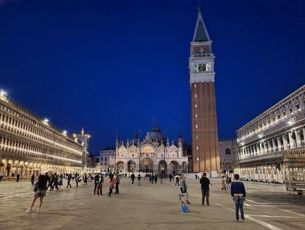 Night Piazza