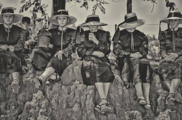 Sisterhood Photography Art | Henk Bleeker Fine Art Photography