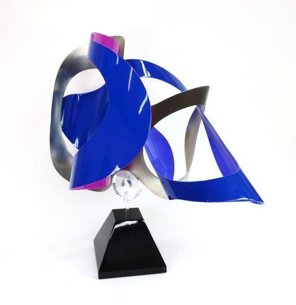 Contortion 1 | Curved Space Studio