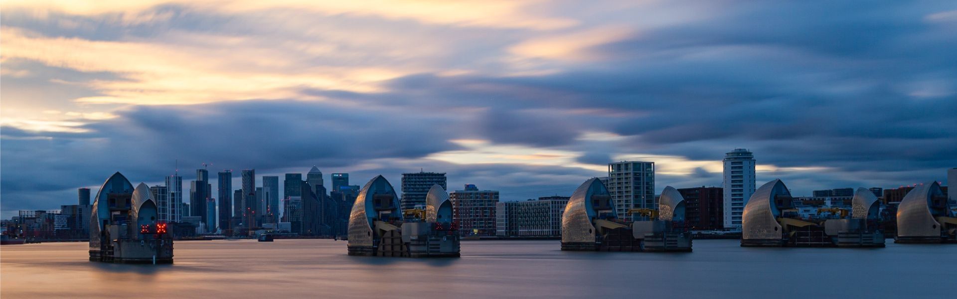 
        <div class='title'>
          London Thames Barrier looking towards Canary Wharf 6892
        </div>
       