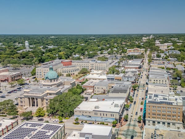 De Land Main Street 4 20 2024 0368 Photography Art | kramkranphoto