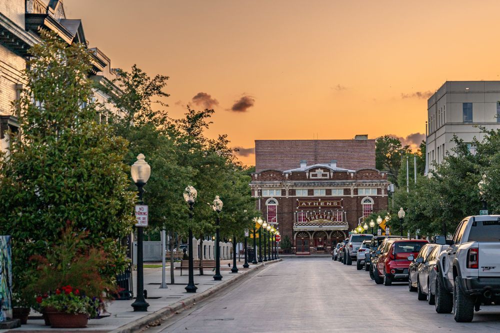 De Land Main Street 4 20 2024 3755 Photography Art | kramkranphoto