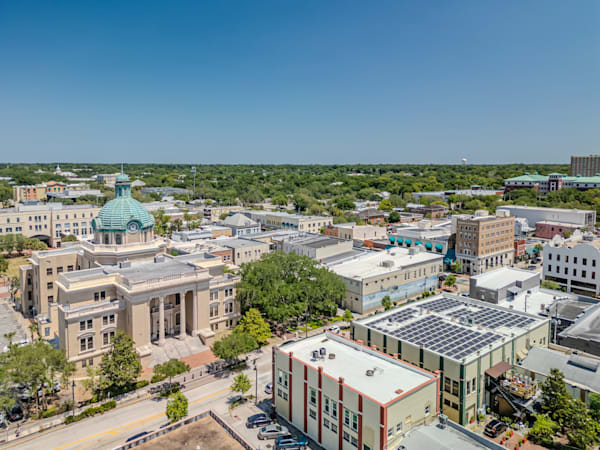 De Land Main Street 4 20 2024  3 2 Photography Art | kramkranphoto