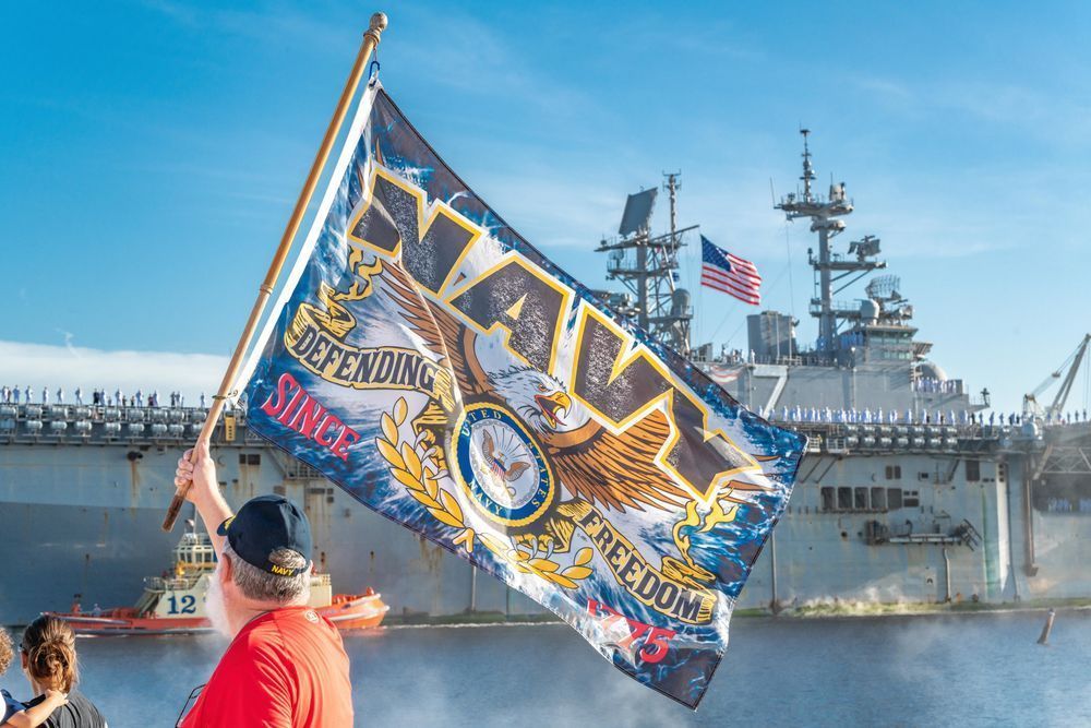 Uss Iwo Jima Homecoming Photography Art | kramkranphoto
