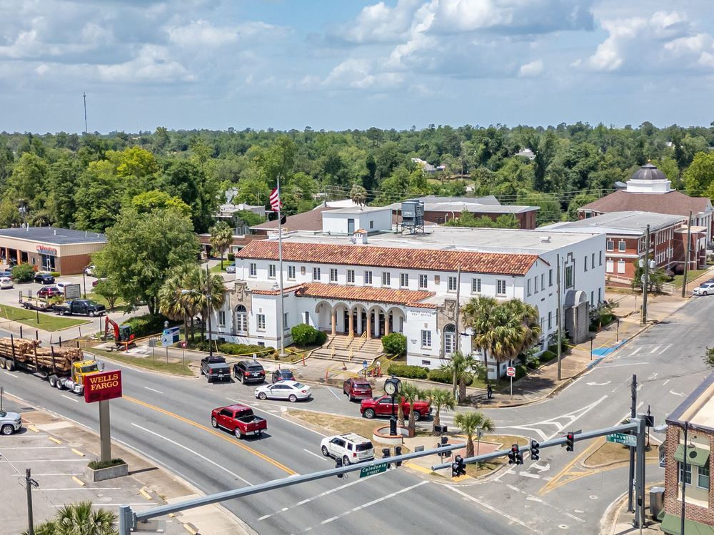 Marianna Main Street 4 29 2024 0962 Photography Art | kramkranphoto