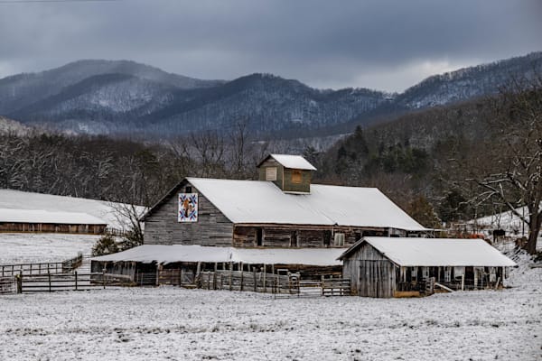 The Beautiful Barn In Winter Photography Art | kramkranphoto
