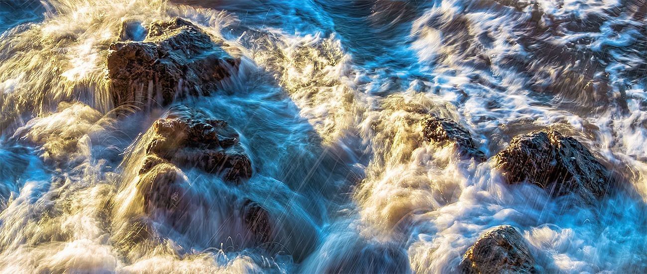 
        <div class='title'>
          dang fine art slide3
        </div>
       