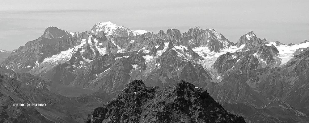 
        <div class='title'>
          📍Switzerland
        </div>
       
        <div class='description'>
          
        </div>
      