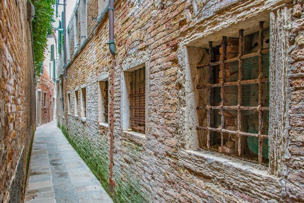 Venice Alleyway Photography Art | Sonoma Fine Photography